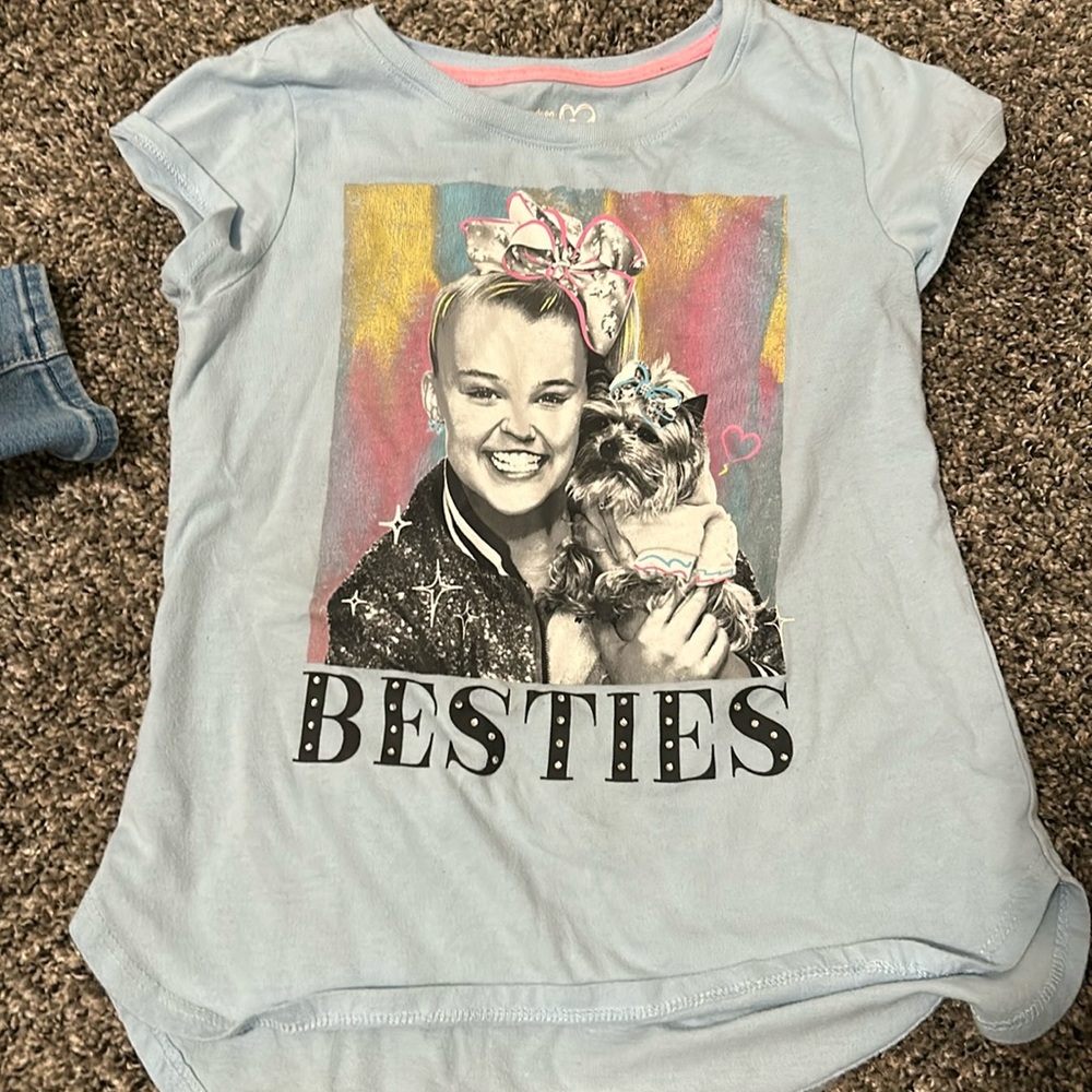 Jojo shirt. Good condition Medium
